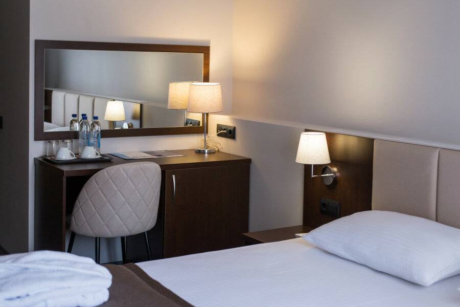 Фотографии номера Комфорт с балконом в Гостинице Лайнер Комарово