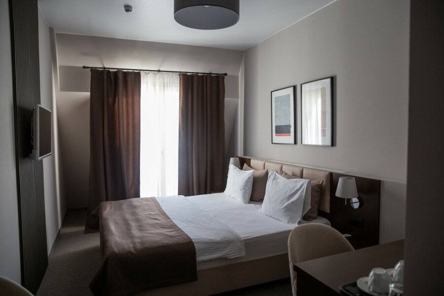 Фотографии номера Комфорт с балконом в Гостинице Лайнер Комарово