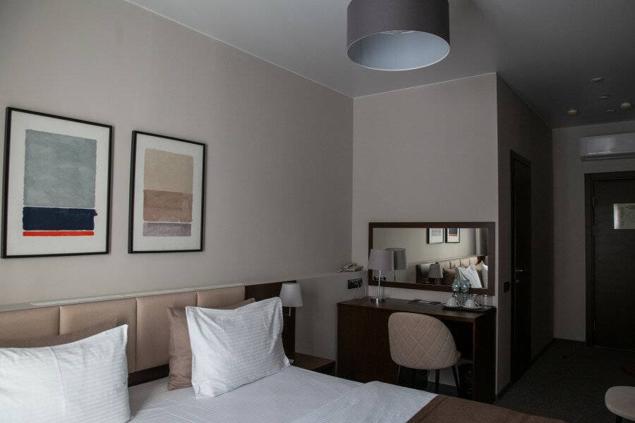 Фотографии номера Комфорт с балконом в Гостинице Лайнер Комарово